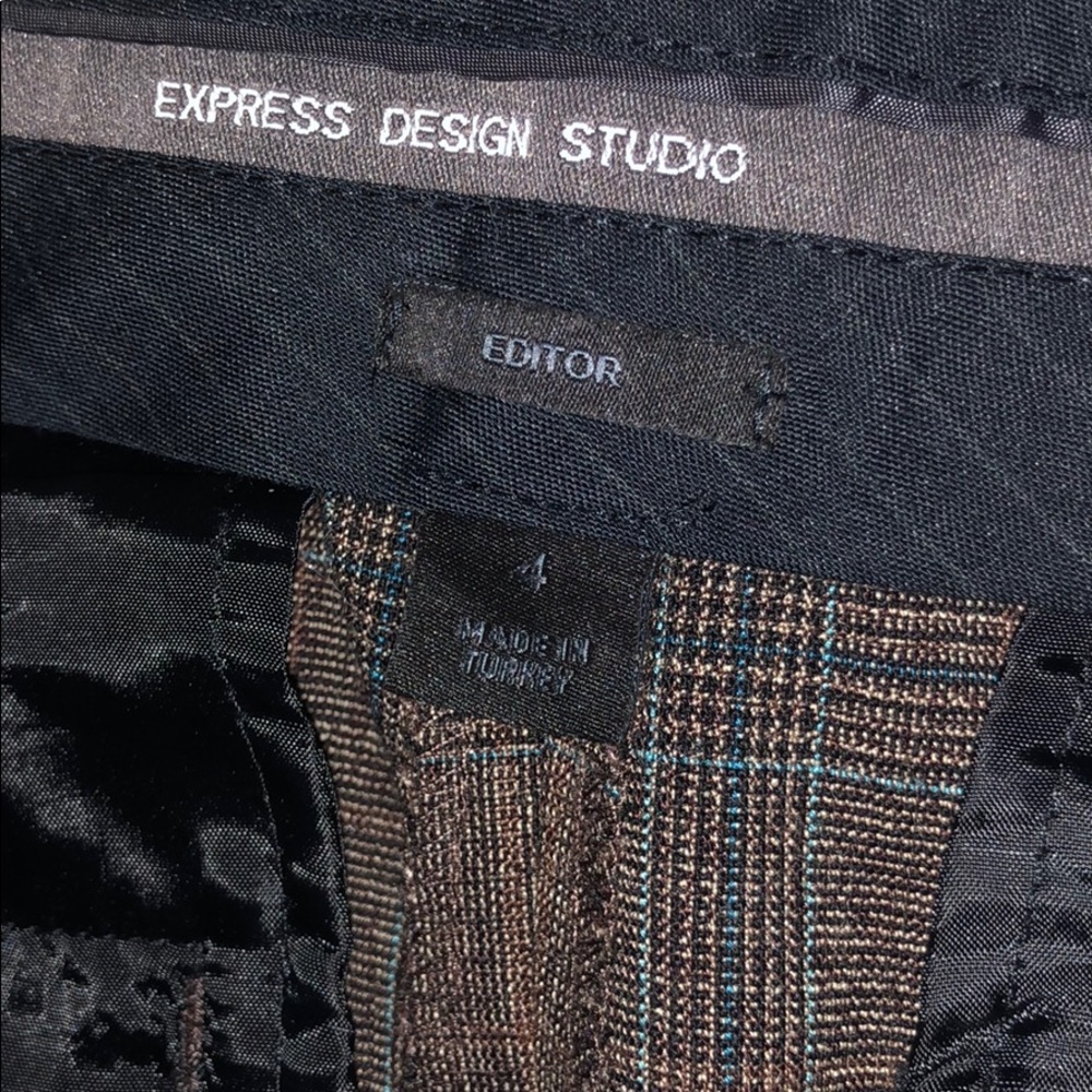 Express Editor Shorts - Picture 2 of 4